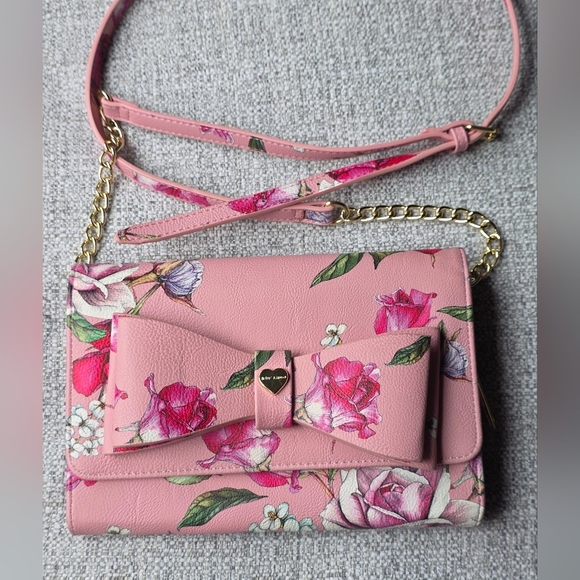 Betsey Johnson XL 3 Pocket Wallet Purse Floral Print - Picture 4 of 16